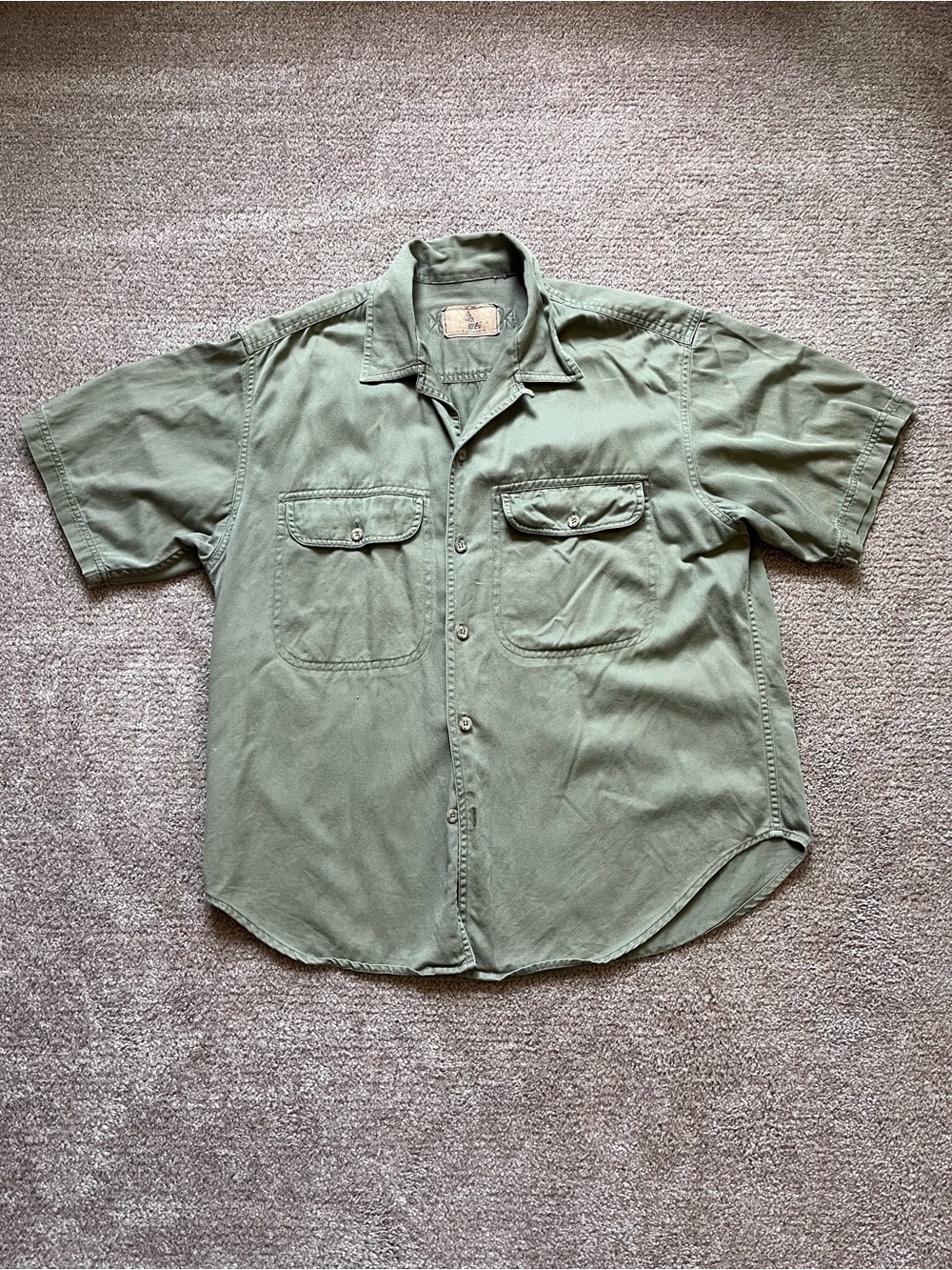 VTG 00’s / Y2K Green / Khaki Safari Style Shirt